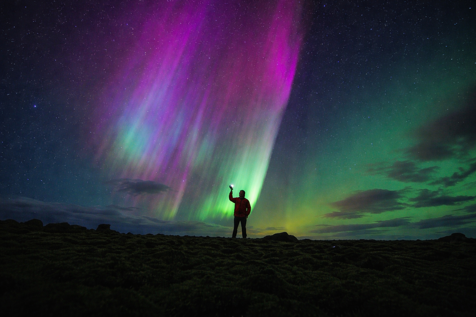 Winter northern lights season near Jökulsárlón Glacier Lagoon