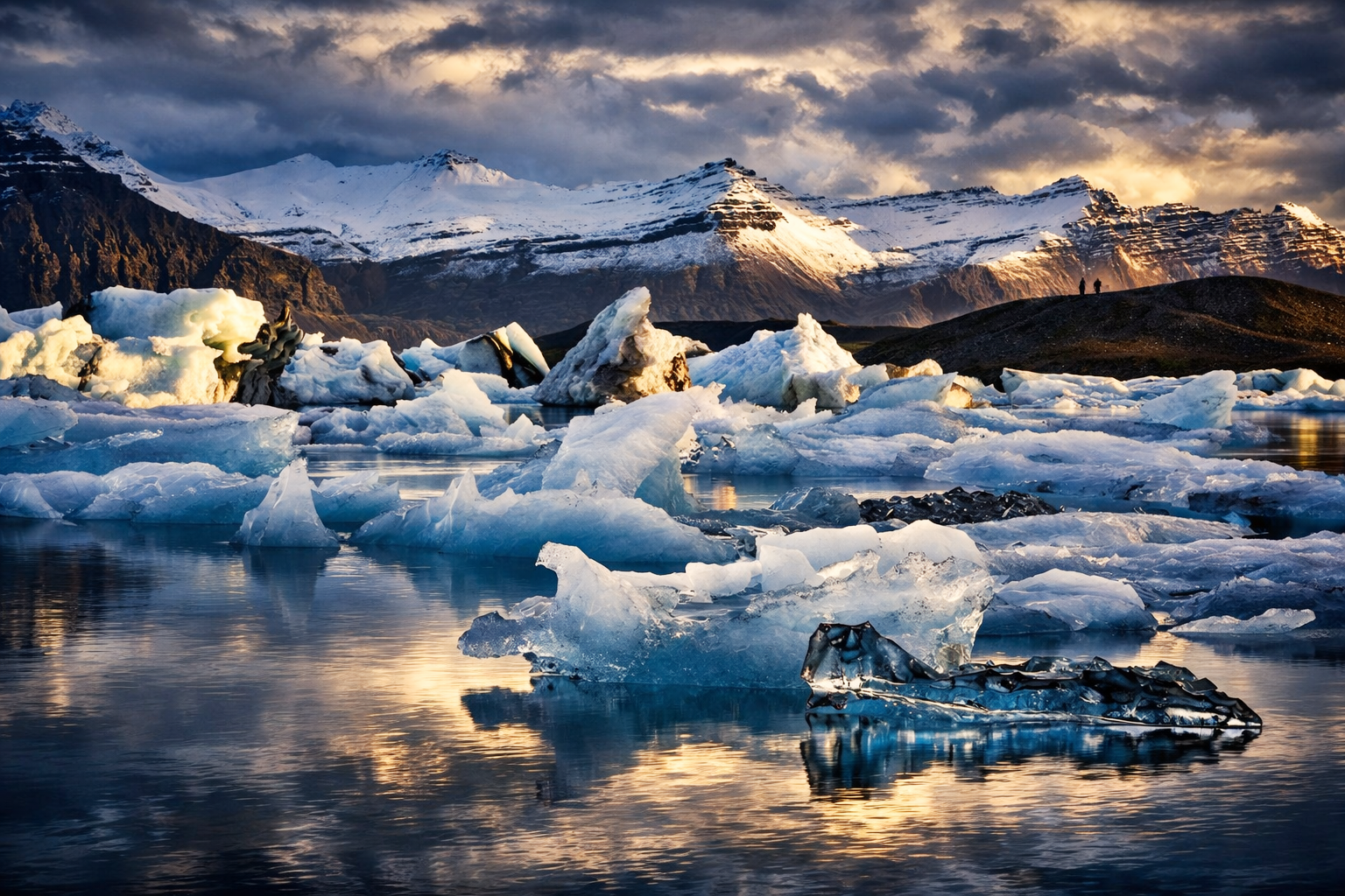 Jökulsárlón Glacier Lagoon Panorama