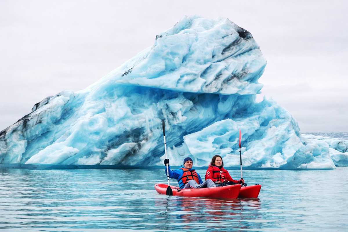 Kayaking in Jökulsárlón glacier lagoon